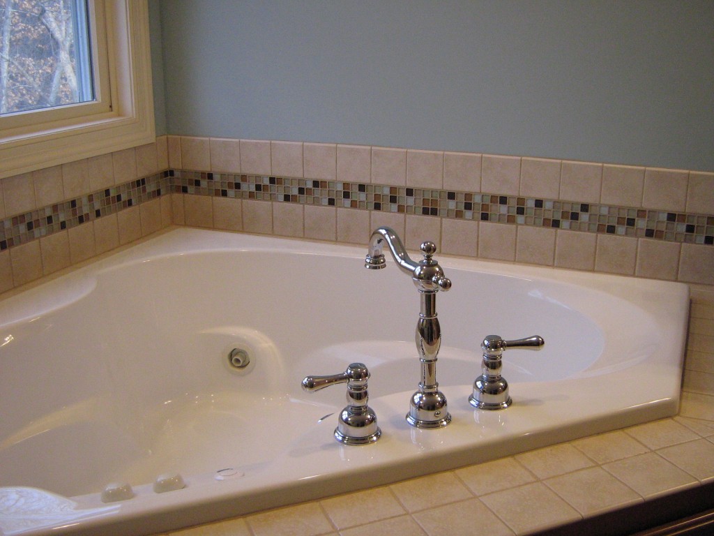 30 Pictures of bathroom mosaic tile borders