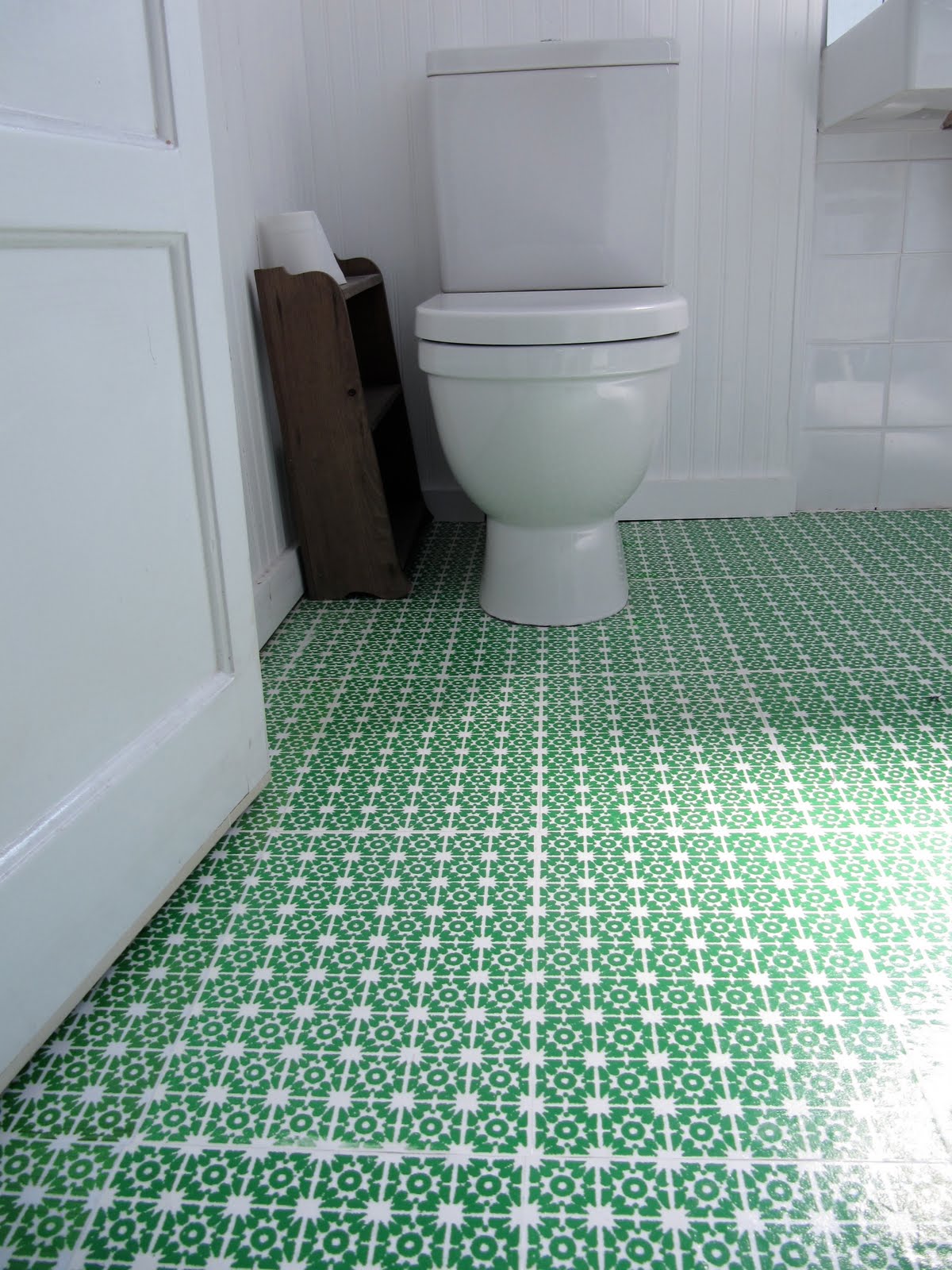 30 stunning pictures and ideas of vinyl flooring bathroom ...