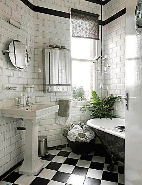 bathrooms_with_white_subway_tile_13