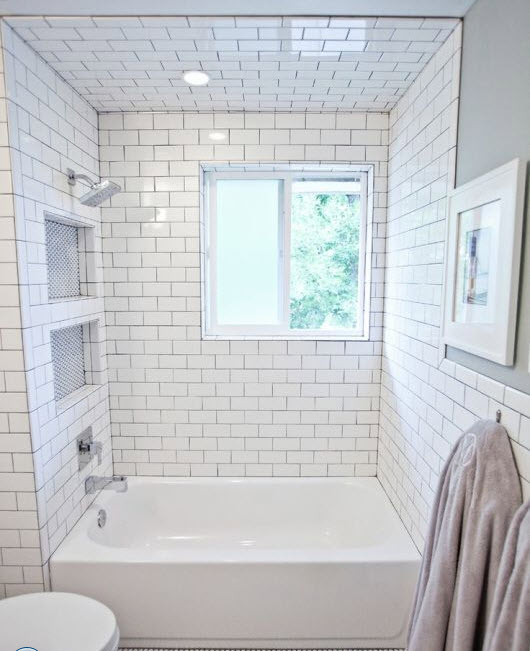 bathrooms_with_white_subway_tile_16