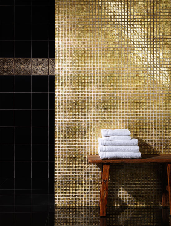 black_and_gold_bathroom_tiles_40