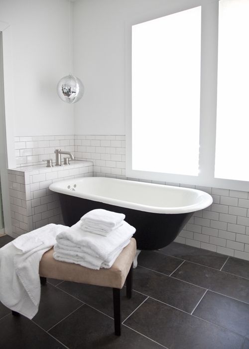 black_and_grey_bathroom_tiles_21