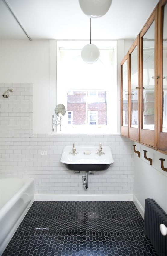 black_and_white_bathroom_floor_tile_2