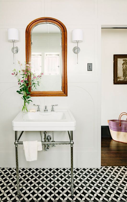 black_and_white_bathroom_floor_tile_4