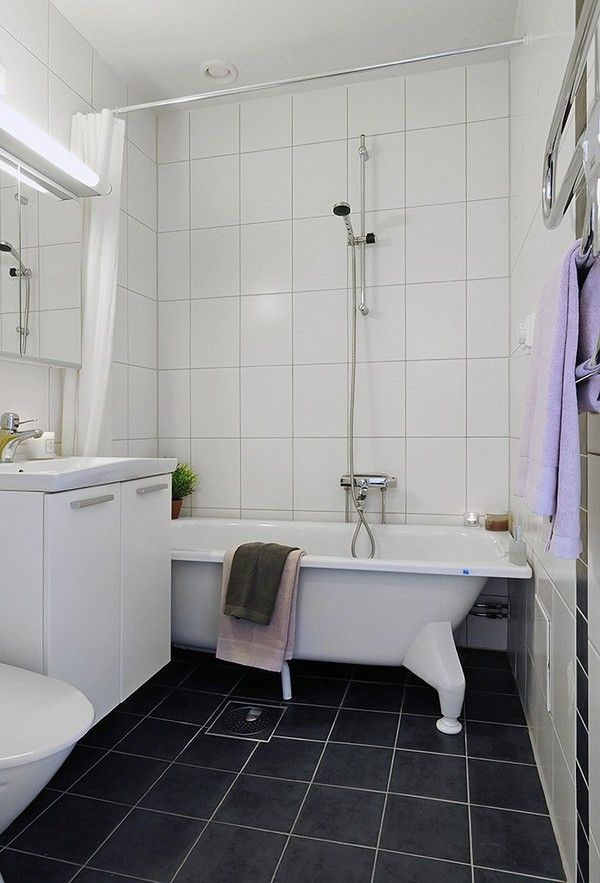 black_and_white_bathroom_tiles_in_a_small_bathroom_22