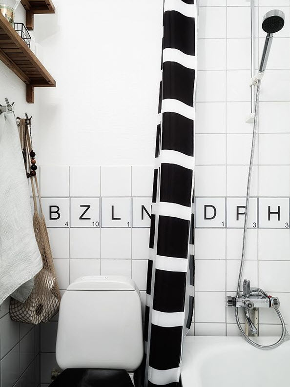 black_and_white_bathroom_tiles_in_a_small_bathroom_33