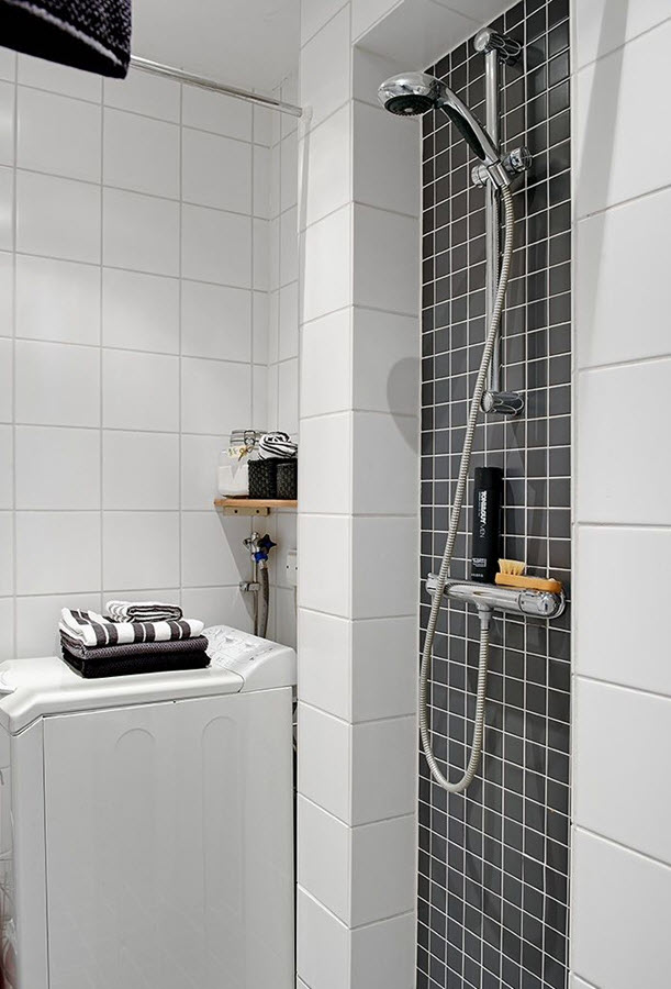 black_and_white_bathroom_tiles_in_a_small_bathroom_34