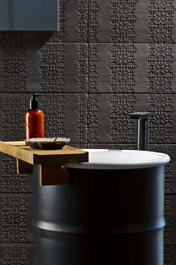 black_and_white_bathroom_wall_tile_designs_9