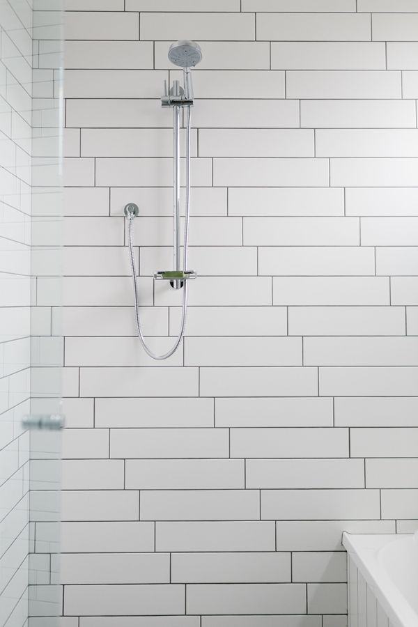 black_and_white_subway_tile_bathroom_1