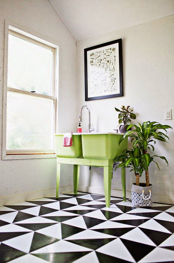 black_and_white_vinyl_bathroom_floor_tiles_14