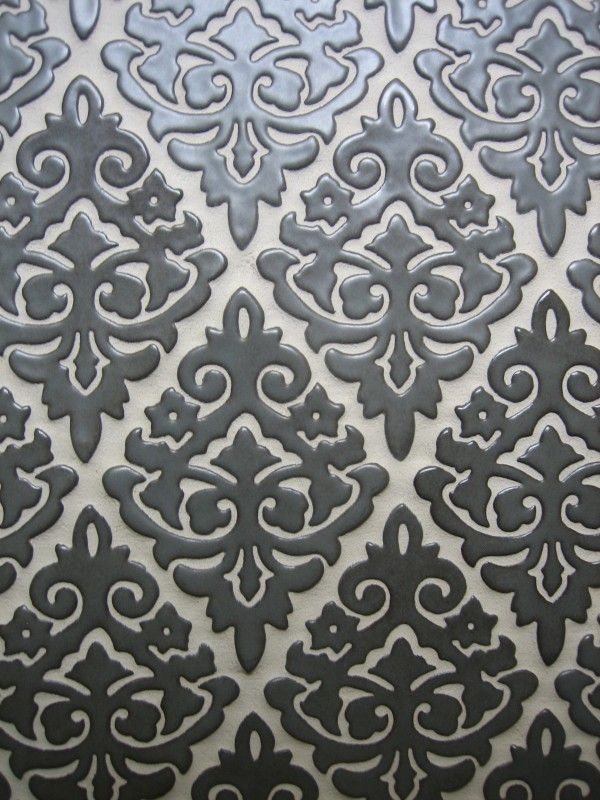 black_damask_bathroom_tiles_9