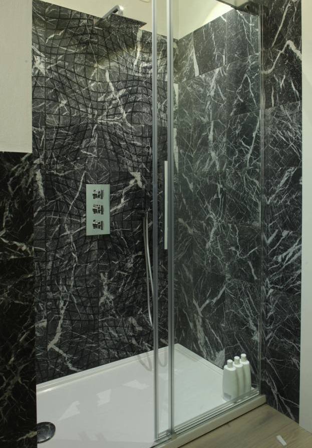 black_marble_bathroom_tiles _30