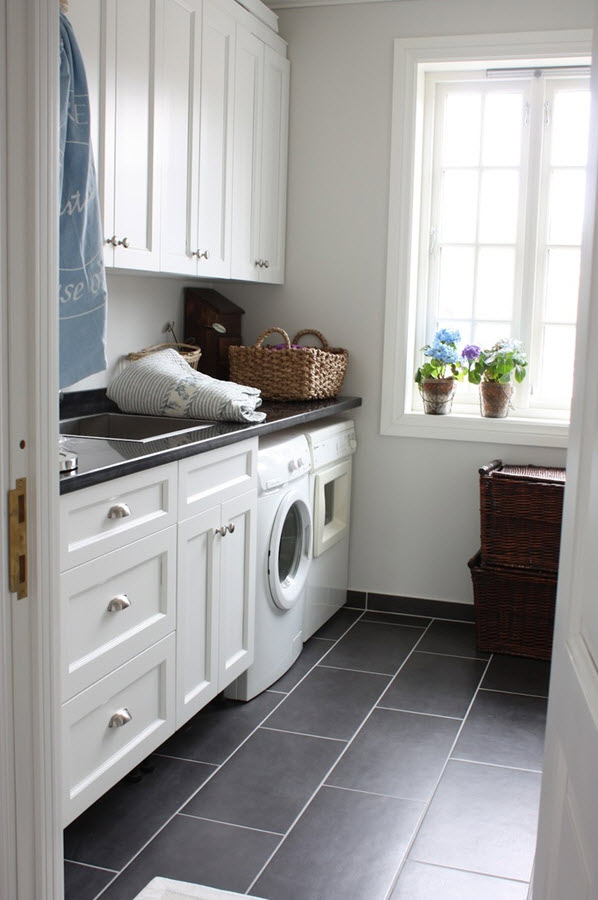 black_slate_bathroom_floor_tiles_16