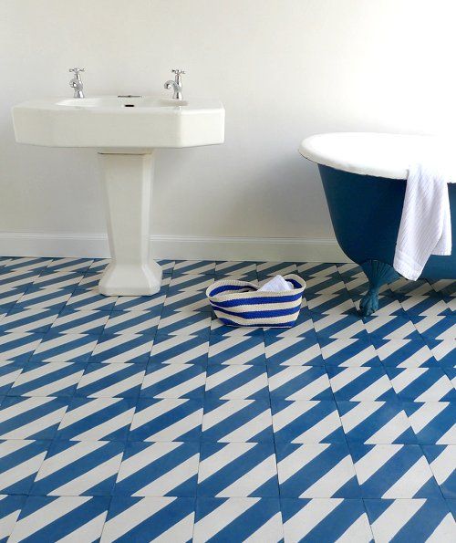 blue_and_white_bathroom_floor_tile_11