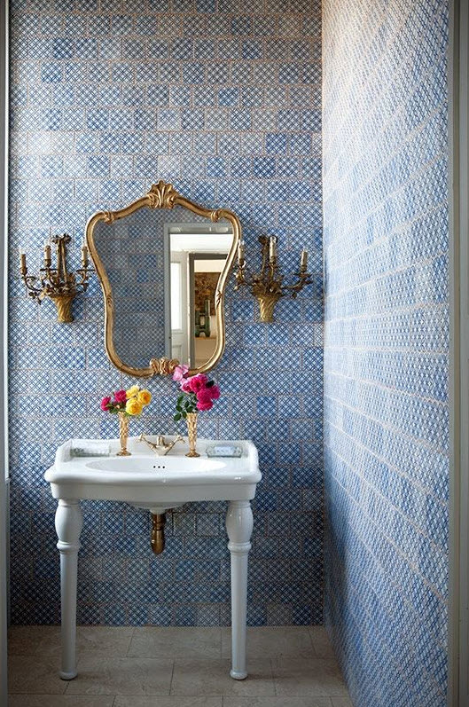 blue_and_white_bathroom_tile_37