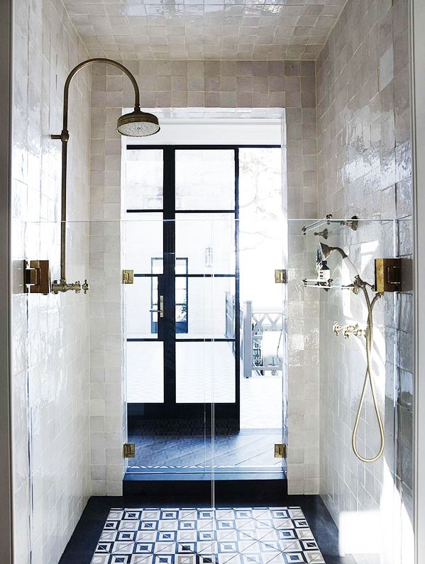 classic_black_and_white_bathroom_tile_33