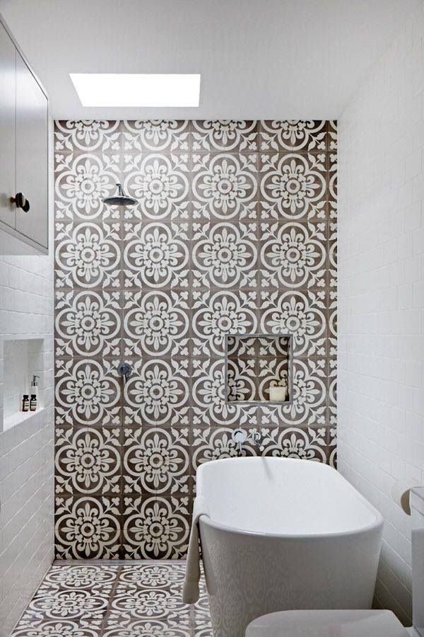 grey_and_white_bathroom_tile_ideas_26