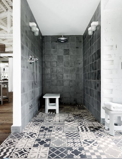 grey_and_white_bathroom_tile_ideas_4