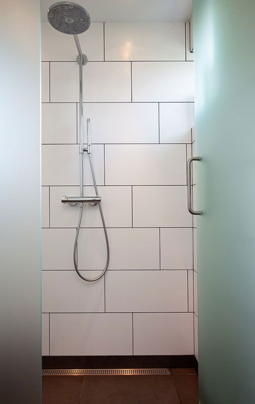 large_white_bathroom_tiles_1