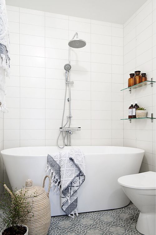 large_white_bathroom_tiles_4