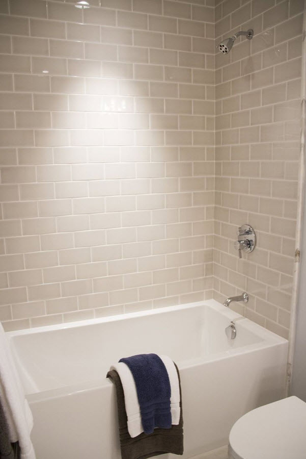 plain_white_bathroom_wall_tiles_16