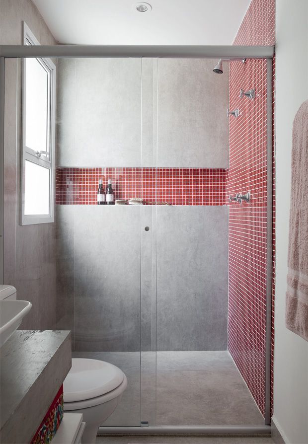 red_mosaic_bathroom_tiles_1