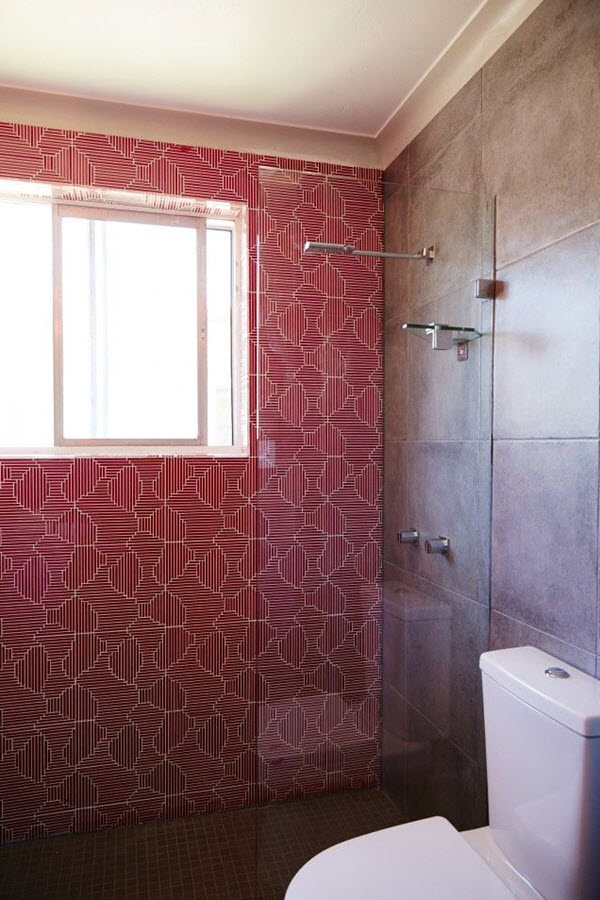 red_mosaic_bathroom_tiles_34