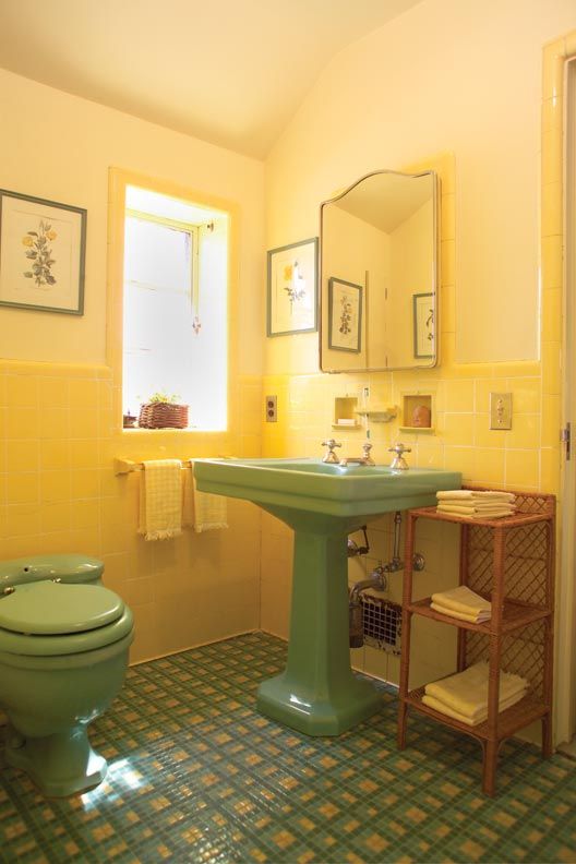 retro_yellow_bathroom_tile_1