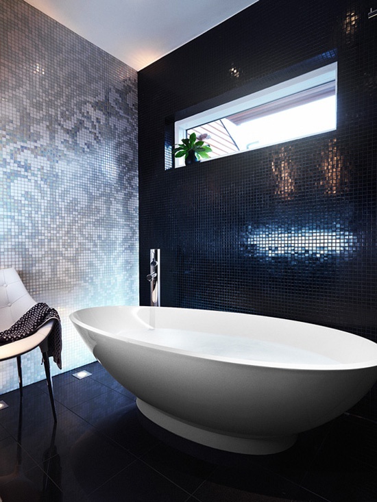 shiny_black_bathroom_tiles_2