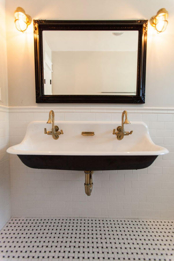 small_black_and_white_bathroom_tiles_32