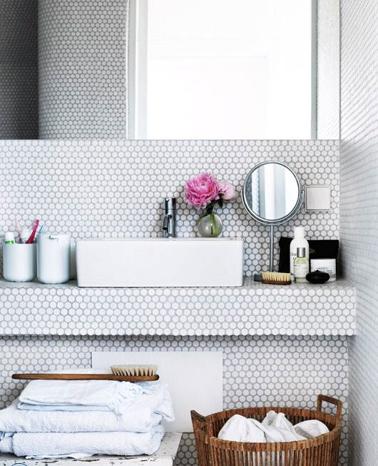 small_white_bathroom_tiles_32