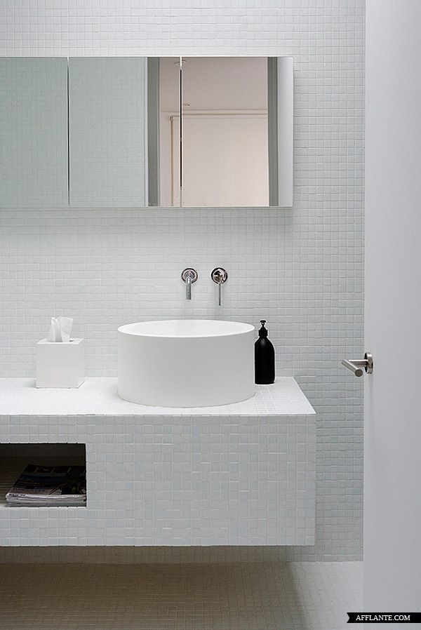 small_white_bathroom_tiles_33