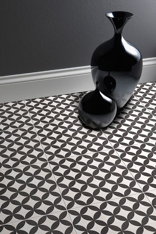 victorian_black_and_white_bathroom_floor_tiles_17