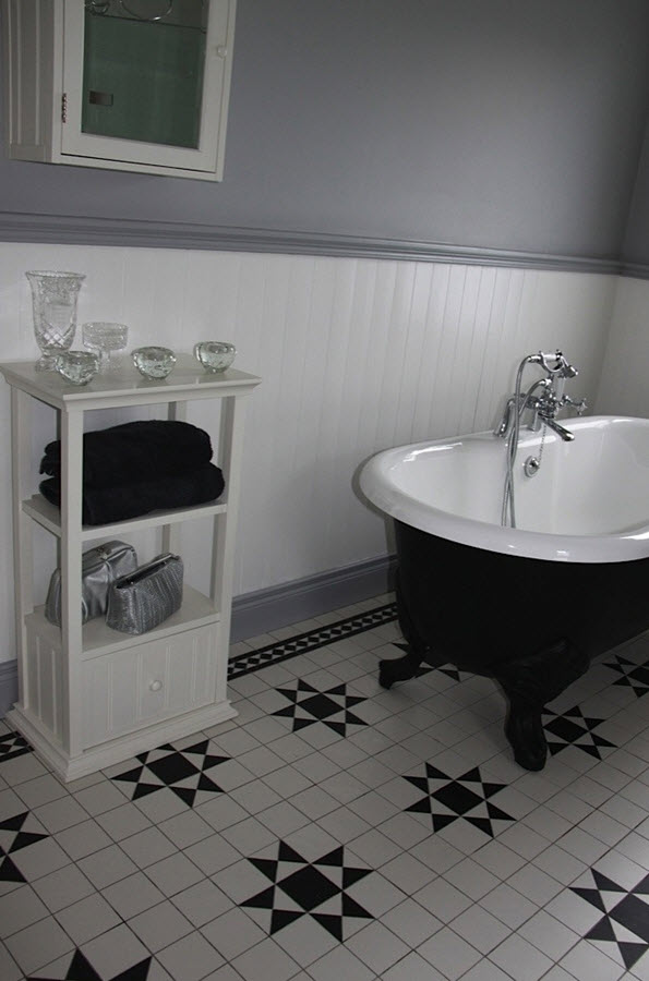 victorian_black_and_white_bathroom_floor_tiles_24