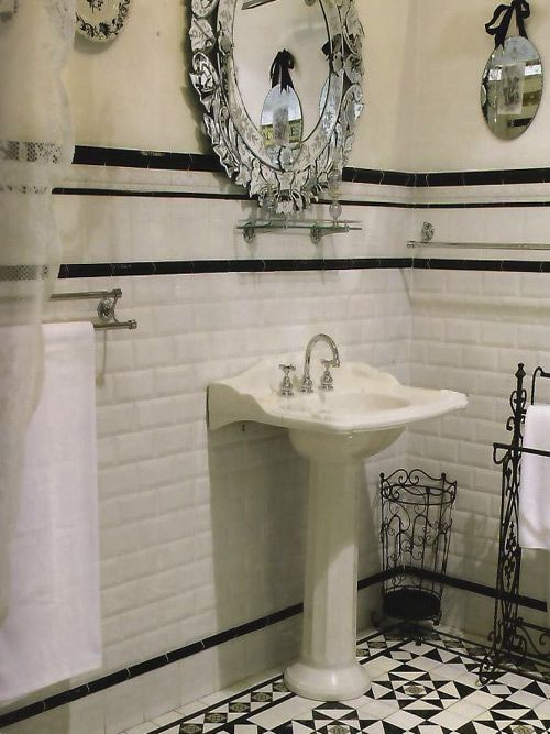 victorian_black_and_white_bathroom_floor_tiles_7