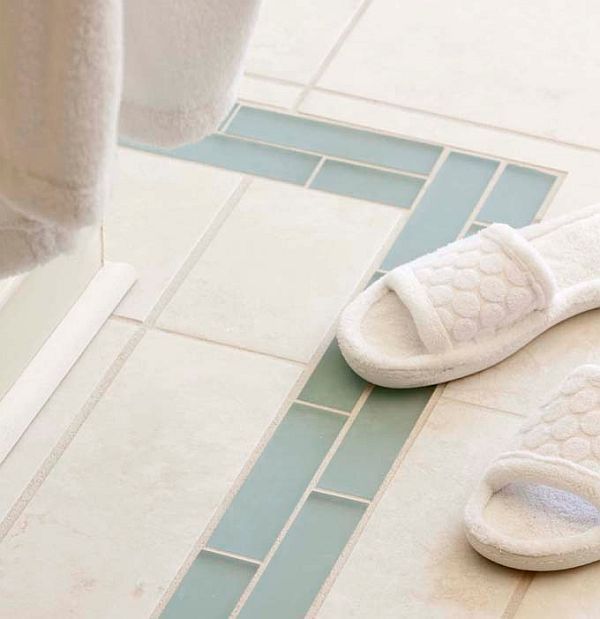 white_bathroom_tiles_with_border_2