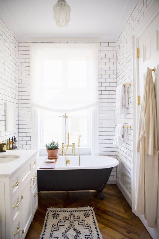 white_bathroom_wall_tile_24