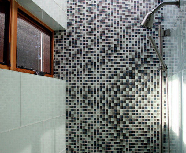 white_glass_bathroom_tile_22