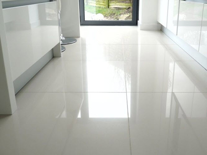 white_gloss_bathroom_tiles_2