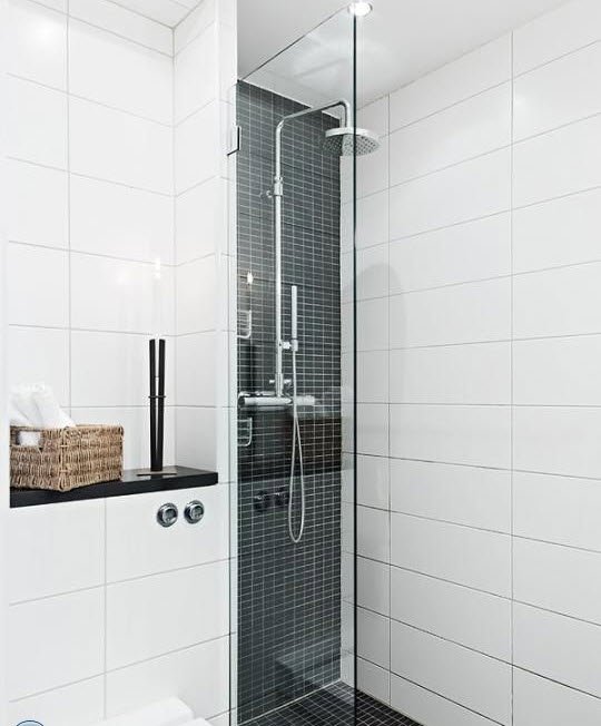 white_gloss_bathroom_tiles_22