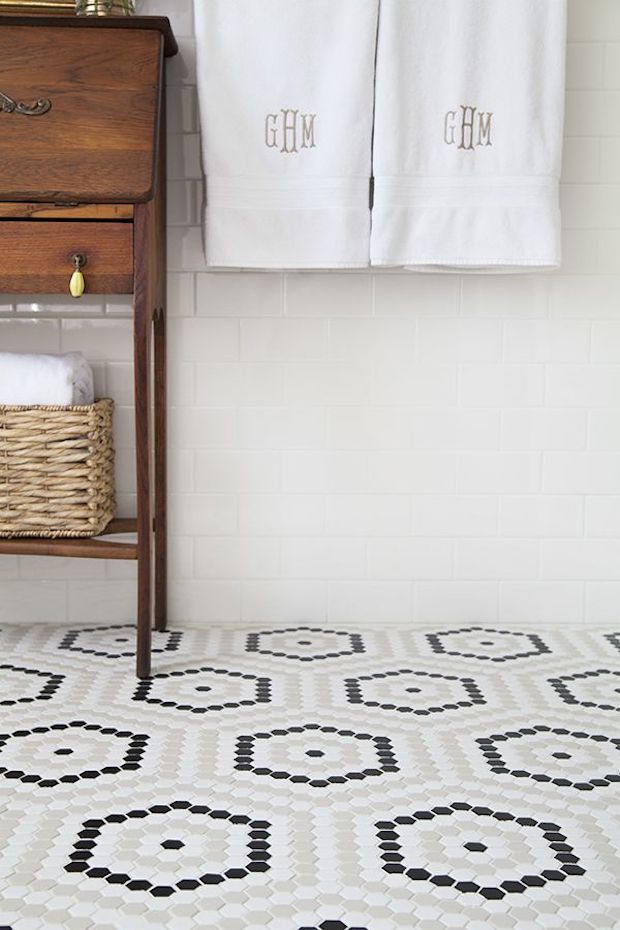 white_hexagon_bathroom_floor_tile_37