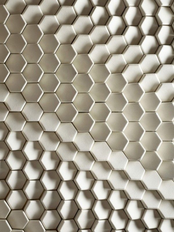 white_hexagon_bathroom_tile_14