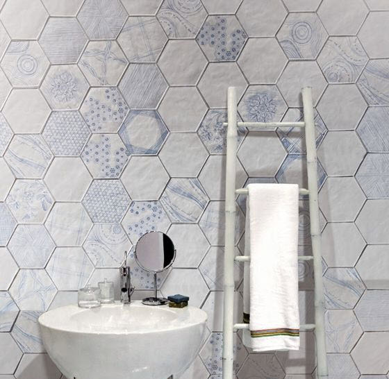 white_hexagon_bathroom_tile_8