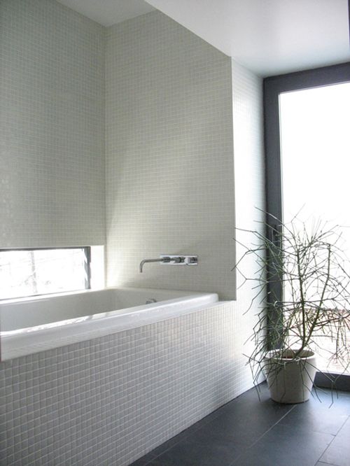 white_mosaic_bathroom_tile_1