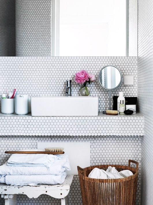 white_mosaic_bathroom_tile_2