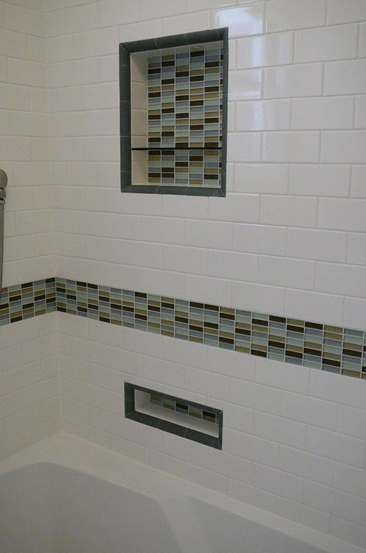 white_rectangular_bathroom_tiles_20