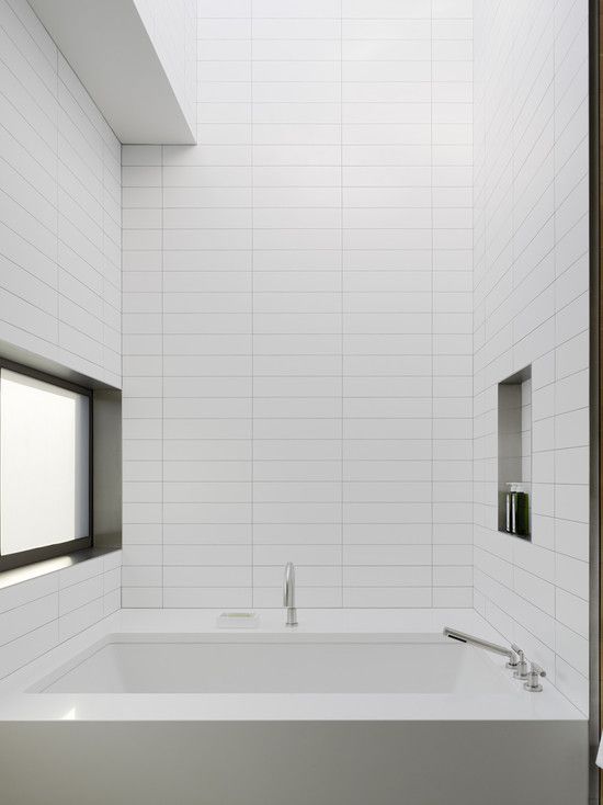 white_rectangular_bathroom_tiles_22