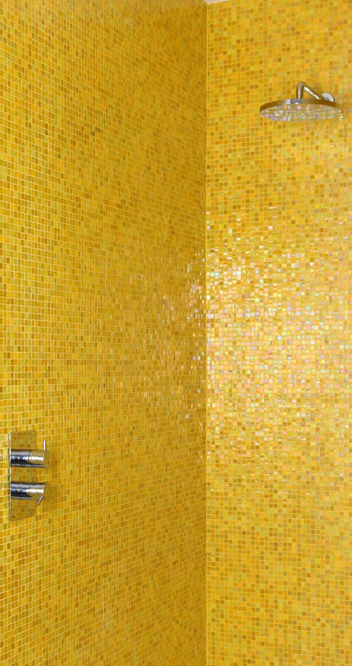 yellow_and_white_bathroom_tiles_25