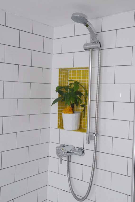 yellow_mosaic_bathroom_tiles_12