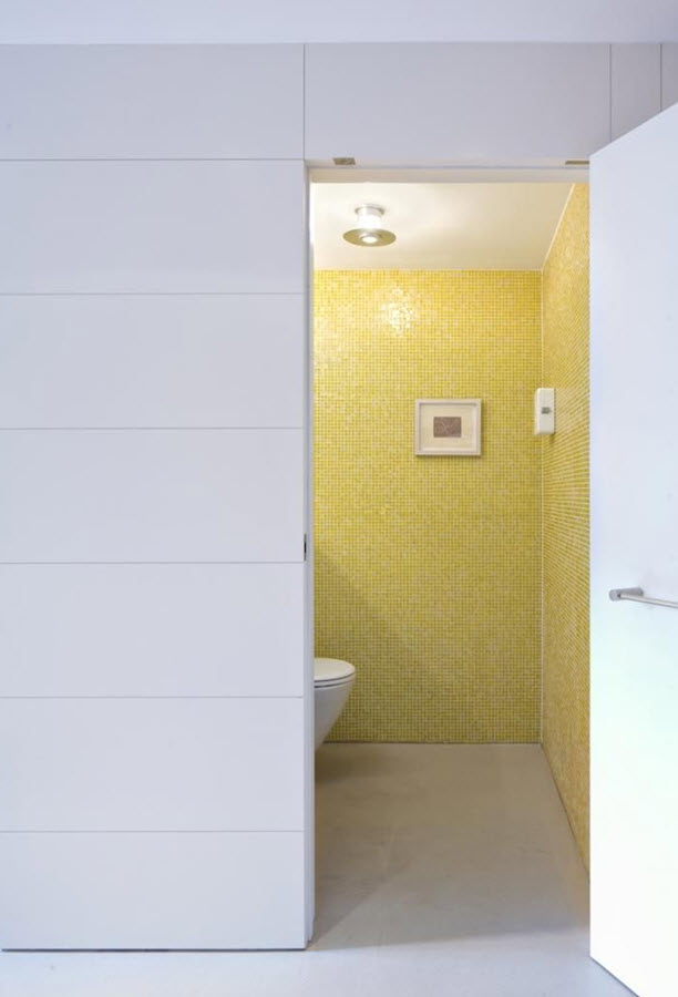 yellow_mosaic_bathroom_tiles_21